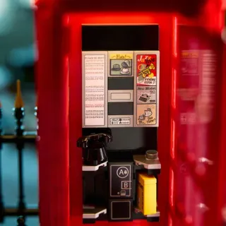 image #8 of תא טלפון אדום בלונדון LEGO Ideas 21347